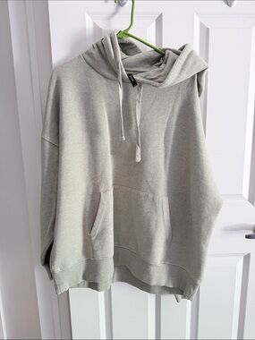 MPG Light Gray Hooded Sweatshirt with Drawstring